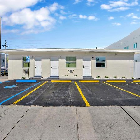 Rainbow Motel Miami Bagian luar foto